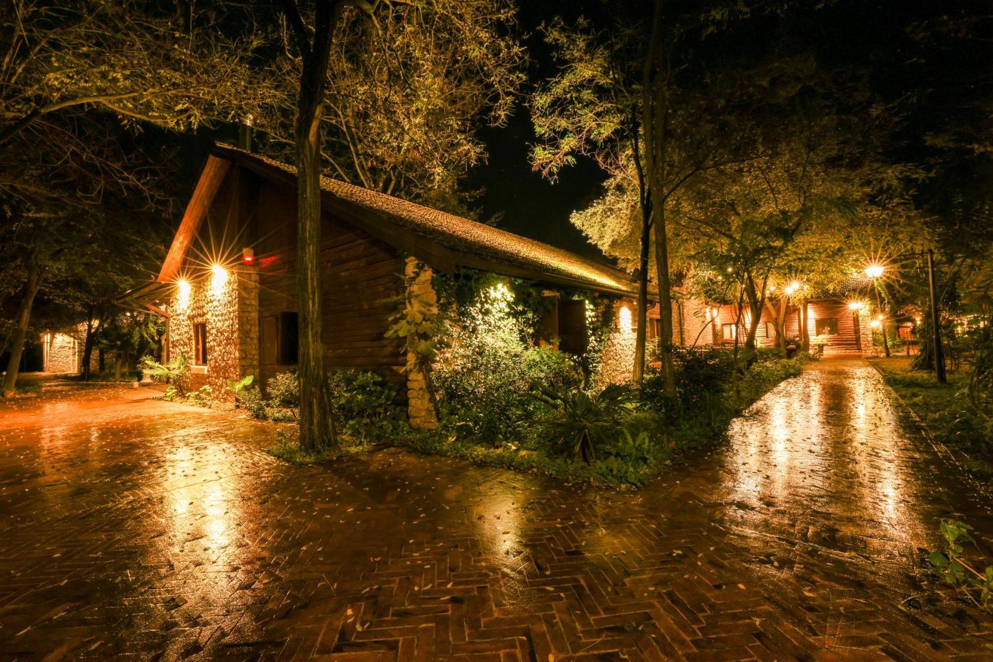 Hoteli Gjuetise Lezhë Buitenkant foto